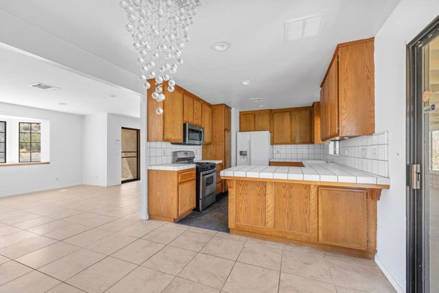 55710 Free Gold Dr Drive, Yucca Valley, CA 92284