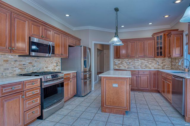 2503 Wheaton Drive, Evansville, IN 47725