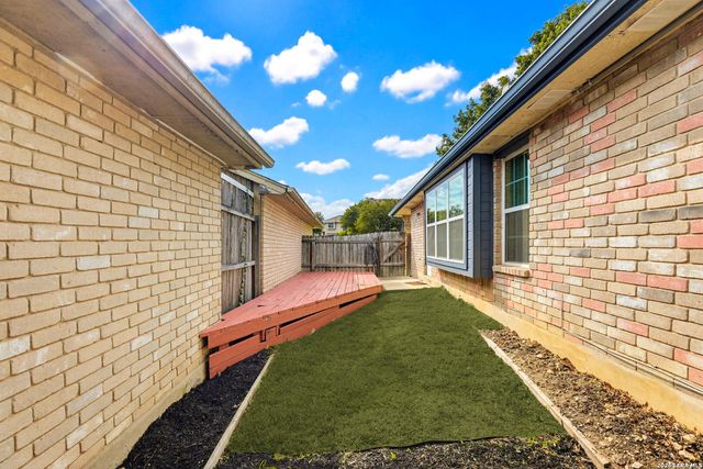 6510 Spanish Earth, San Antonio, TX 78233