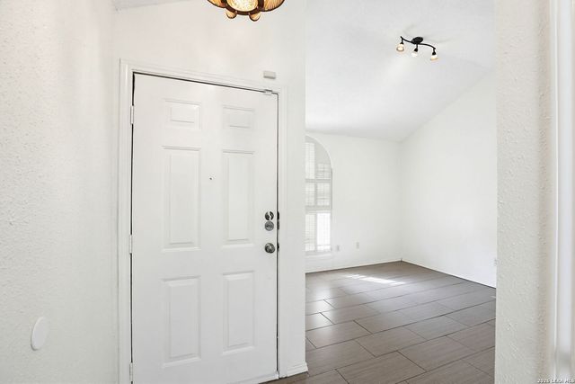 6510 Spanish Earth, San Antonio, TX 78233