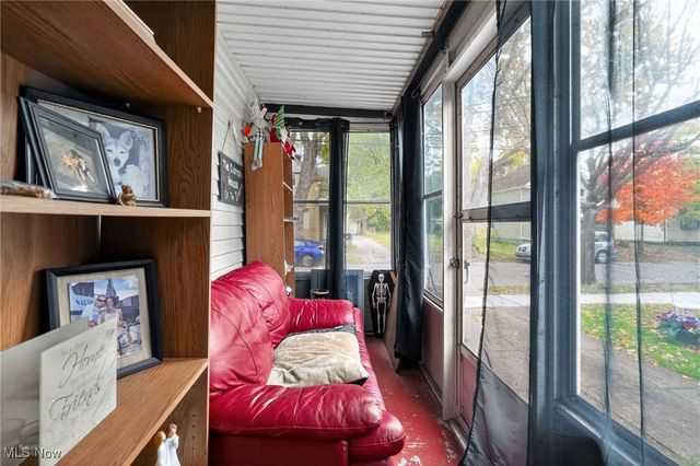 3722 E 52, Cleveland, OH 44105