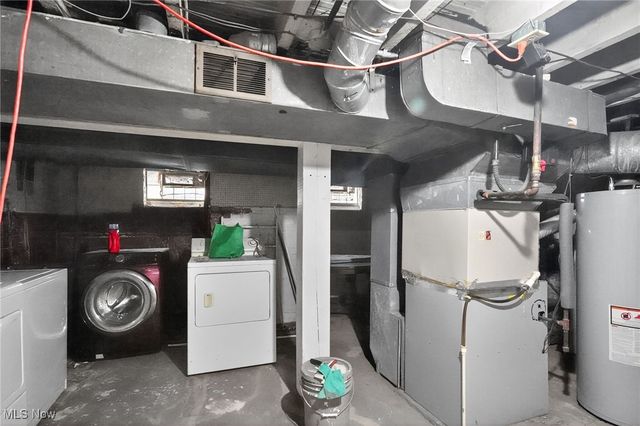 3722 E 52, Cleveland, OH 44105