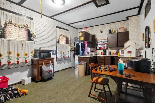 3722 E 52, Cleveland, OH 44105