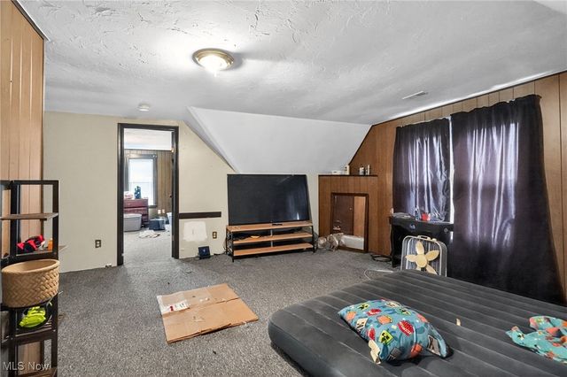 3722 E 52, Cleveland, OH 44105