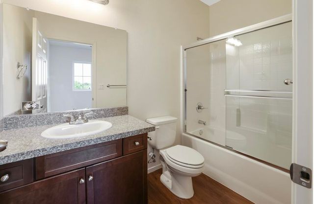 1137 W Putnam Avenue, Porterville, CA 93257