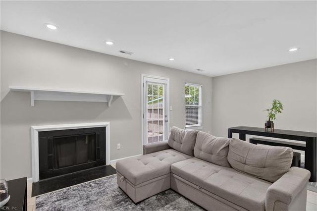 1513 Benton CT, Virginia Beach, VA 23453