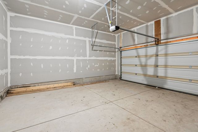 300 N Aspen Drive, Cortland, IL 60112