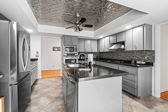 10158 SE ACORN Way, Jupiter, FL 33469