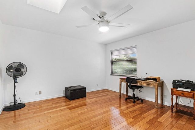 10158 SE ACORN Way, Jupiter, FL 33469
