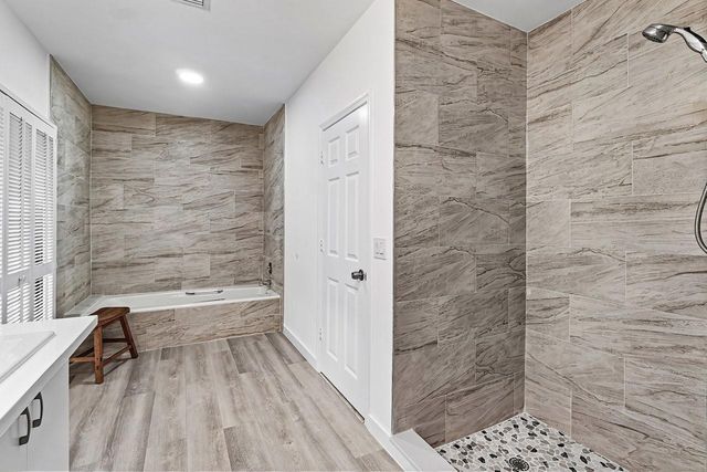10158 SE ACORN Way, Jupiter, FL 33469