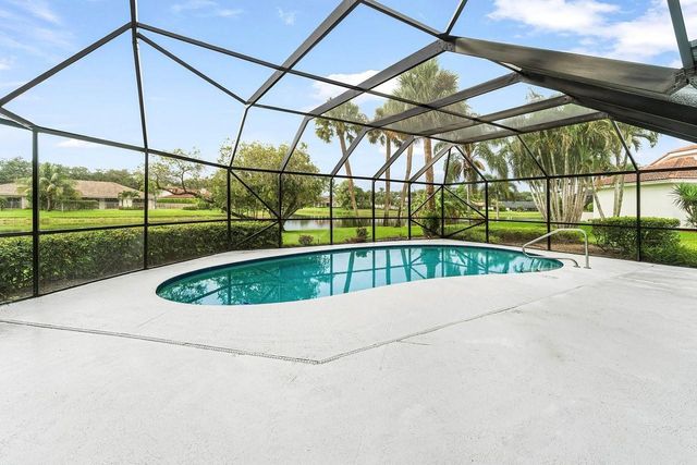 10158 SE ACORN Way, Jupiter, FL 33469
