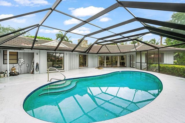10158 SE ACORN Way, Jupiter, FL 33469