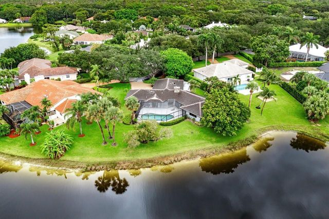 10158 SE ACORN Way, Jupiter, FL 33469