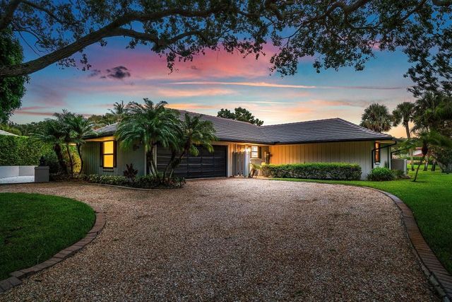 10158 SE ACORN Way, Jupiter, FL 33469