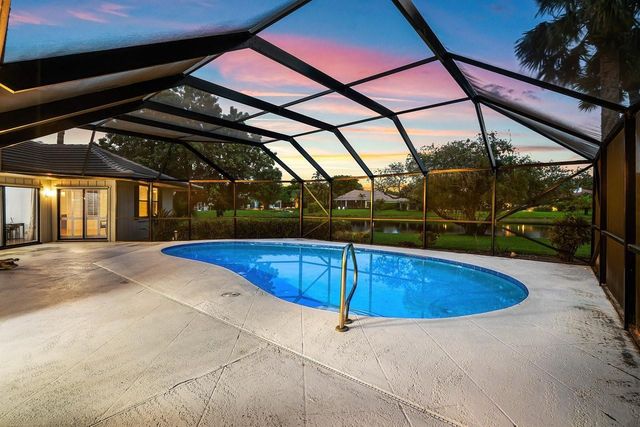10158 SE ACORN Way, Jupiter, FL 33469