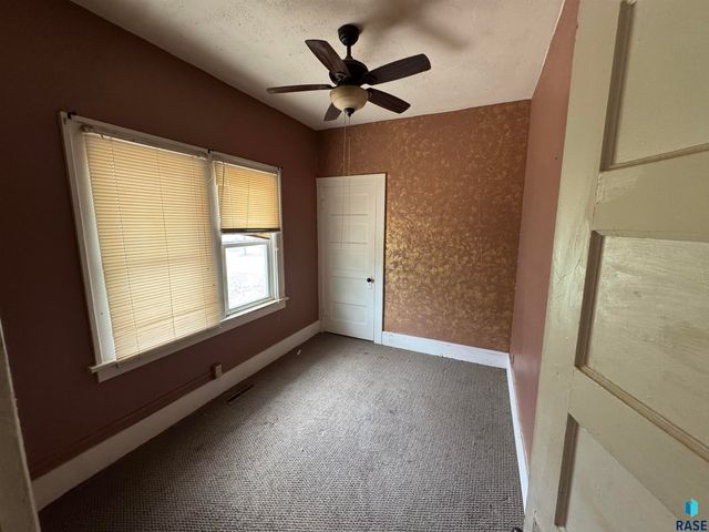209 N Euclid Ave Avenue, Sioux Falls, SD 57104