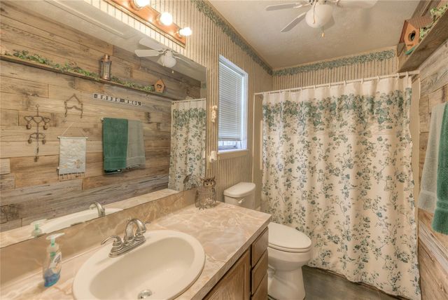 300 L Green Road, Cleveland, TX 77328