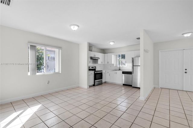 2815 SW 39th Ave 2817, Miami, FL 33134