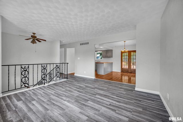 3600 W BENNINGTON Court, Peoria, IL 61615