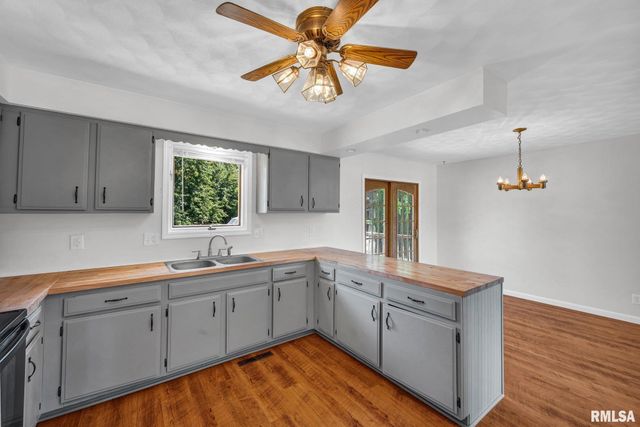 3600 W BENNINGTON Court, Peoria, IL 61615