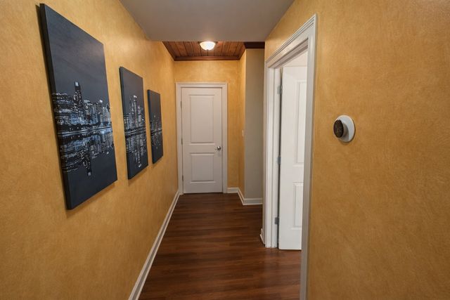 4718 N Beacon Street 2S, Chicago, IL 60640