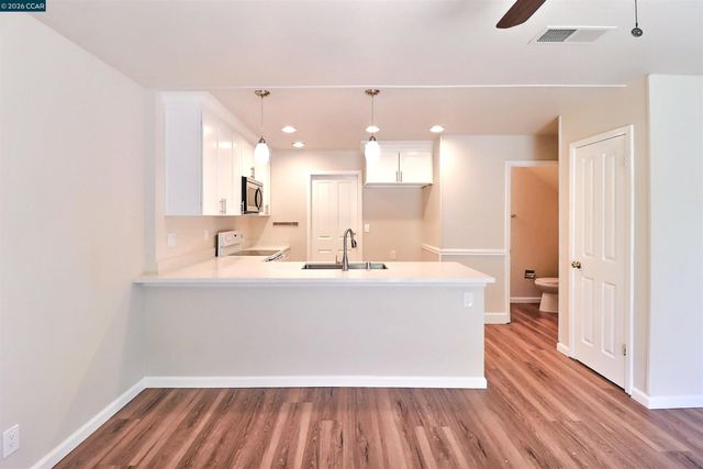 126 Woodview Ct, Martinez, CA 94553
