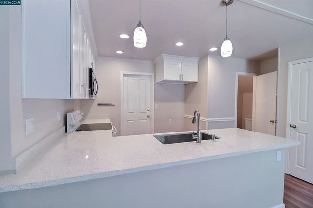 126 Woodview Ct, Martinez, CA 94553