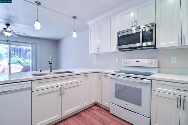 126 Woodview Ct, Martinez, CA 94553