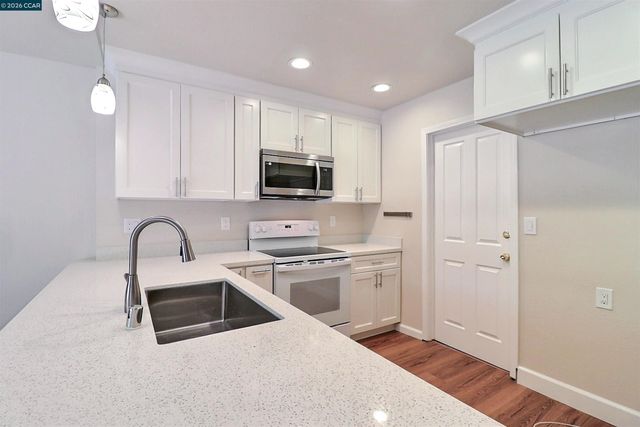 126 Woodview Ct, Martinez, CA 94553