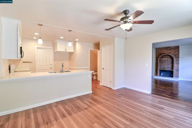 126 Woodview Ct, Martinez, CA 94553
