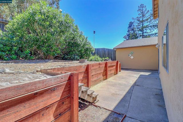 126 Woodview Ct, Martinez, CA 94553