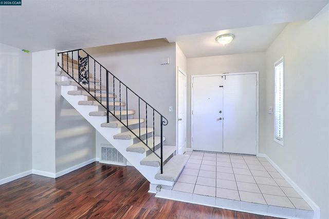126 Woodview Ct, Martinez, CA 94553