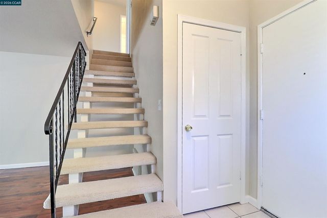 126 Woodview Ct, Martinez, CA 94553