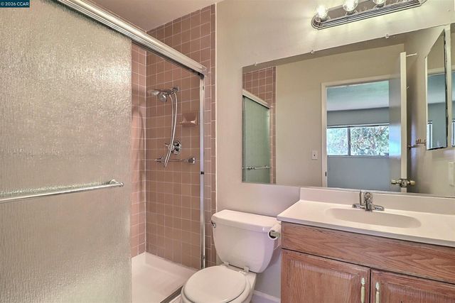 126 Woodview Ct, Martinez, CA 94553