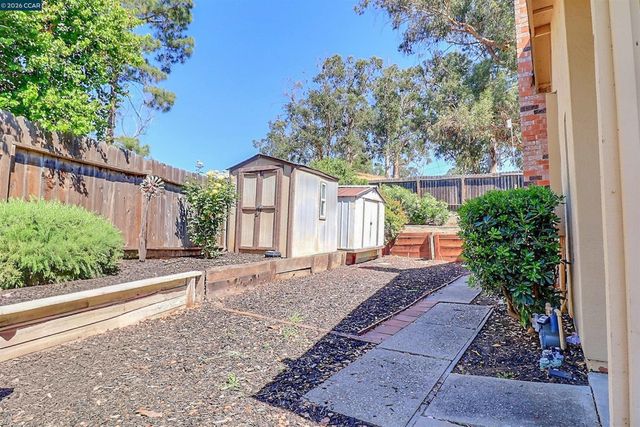 126 Woodview Ct, Martinez, CA 94553