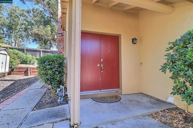 126 Woodview Ct, Martinez, CA 94553