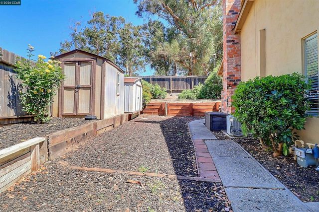 126 Woodview Ct, Martinez, CA 94553