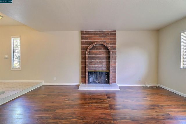 126 Woodview Ct, Martinez, CA 94553