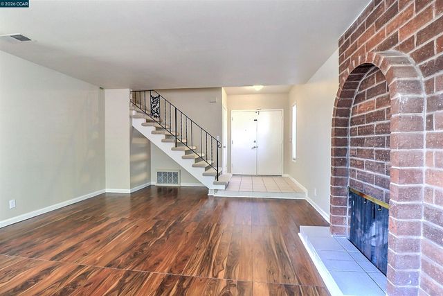 126 Woodview Ct, Martinez, CA 94553