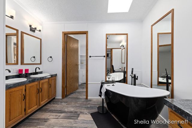 7838 E 80th Street, Howard City, MI 49329