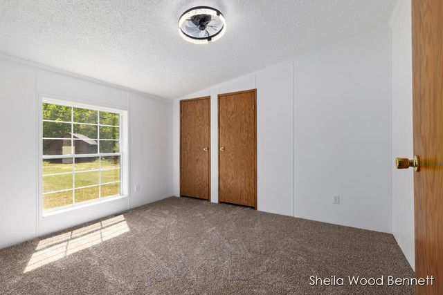 7838 E 80th Street, Howard City, MI 49329