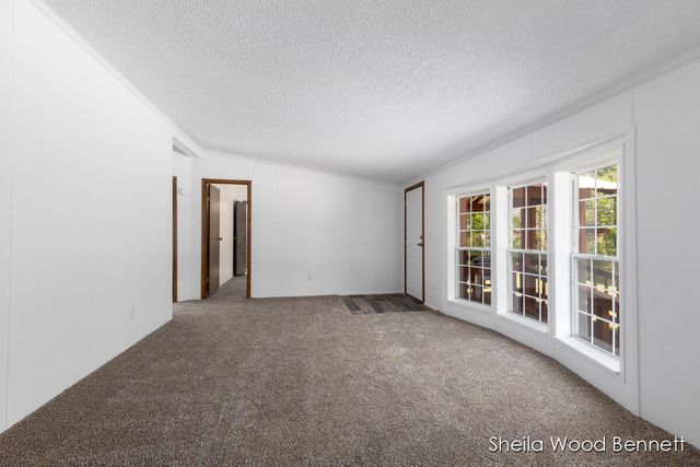 7838 E 80th Street, Howard City, MI 49329