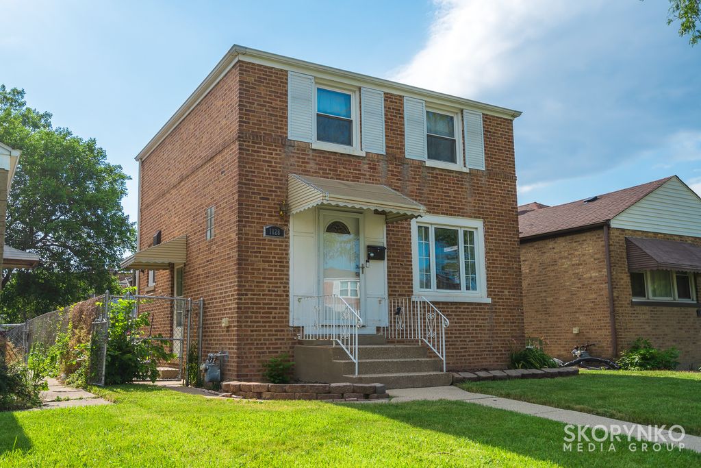 1128 Marshall Avenue, Bellwood, IL 60104