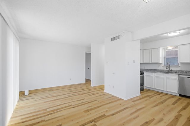 2707 Windswept CV 201, Austin, TX 78745