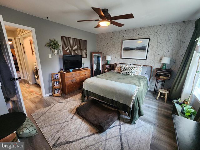 163 LEEDOM WAY, Newtown, PA 18940