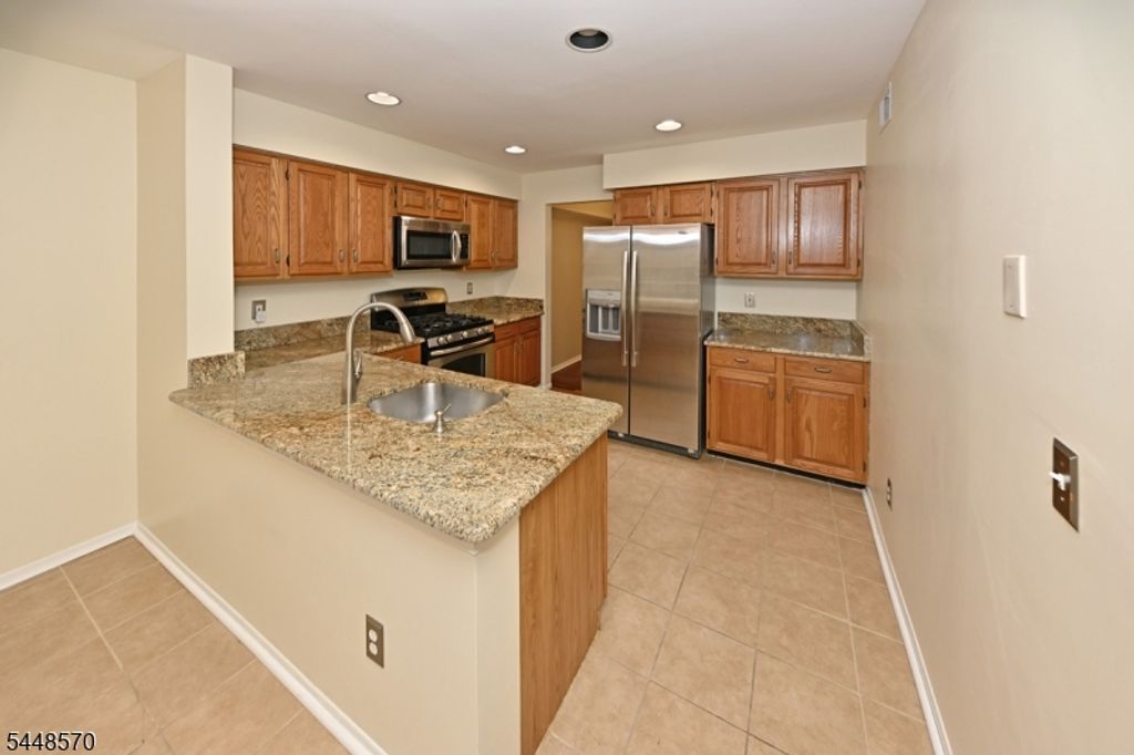 6 Erin Way, Lincoln Park Boro, NJ 07035 — photo 4