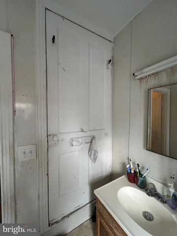 139 E CATHERINE ST, Chambersburg, PA 17201