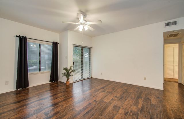 2023 Gentryside Drive 109, Houston, TX 77077