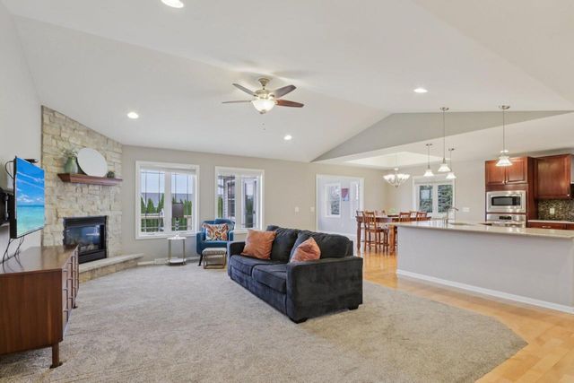 208 Steeple COURT, Johnson Creek, WI 53038