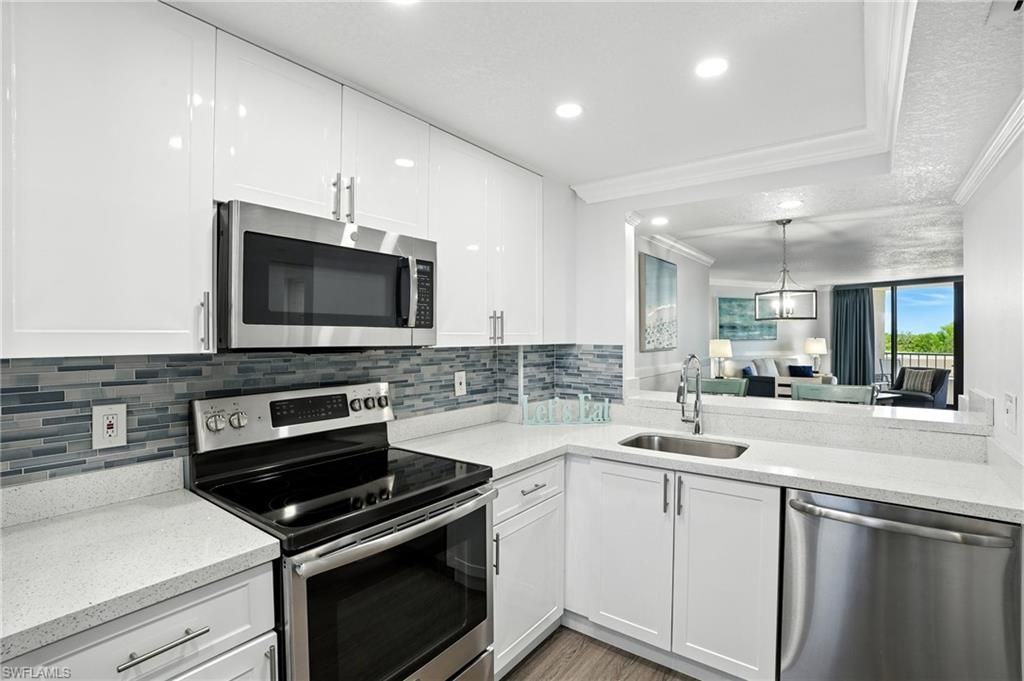 440 Seaview CT 201, MARCO ISLAND, FL 34145 — photo 2
